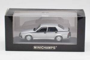 Alfa Romeo 75 3.0 V6 Prata Minichamps 1:43 400120461 Metal - imagem 4 de 4