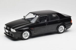 Alfa Romeo 75 Turbo Evoluzione Preto MCG 1:18 MCG18429 Metal