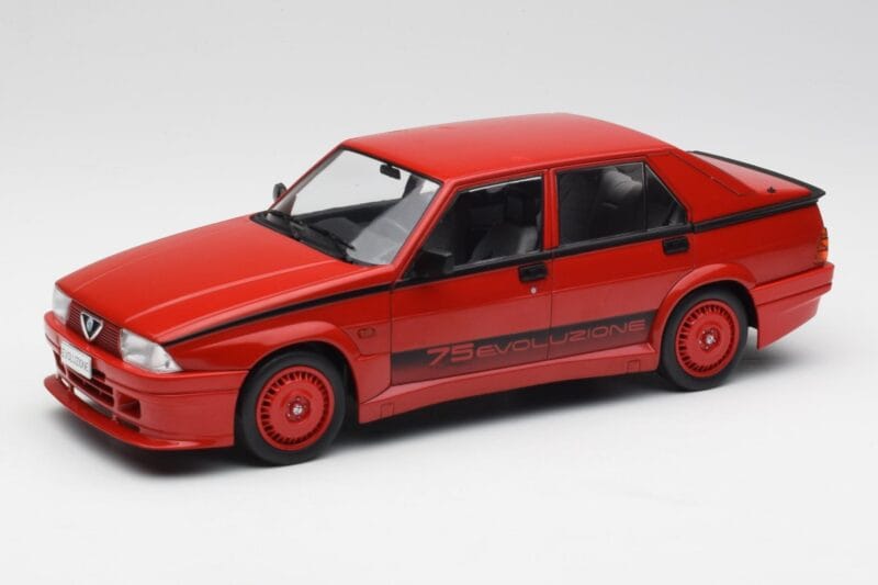 Alfa Romeo 75 Turbo Evoluzione Vermelho MCG 1:18 MCG18428 Metal