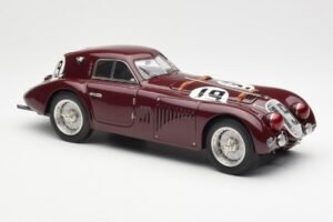 Alfa Romeo 8C 2900 B Speciale #19 24 Hours of Le Mans 1938 CMC 1:18 M-111 Metal - imagem 4 de 6