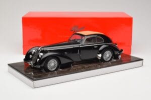 Alfa Romeo 8C 2900B Lungo Preto Minichamps 1:18 100120421 Metal - imagem 8 de 8
