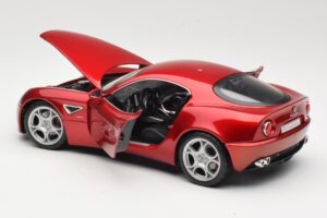 Alfa Romeo 8C Competizione Vermelho Bburago 1:18 18-11021 Metal - imagem 5 de 8