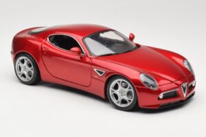 Alfa Romeo 8C Competizione Vermelho Bburago 1:18 18-11021 Metal - imagem 6 de 8