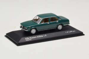 Alfa Romeo Alfetta 1.8 Verde Minichamps 1:43 400120204 Metal - imagem 2 de 4