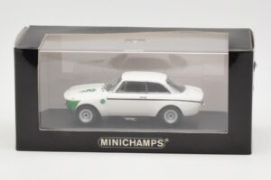 Alfa Romeo Giulia 1300 GTA Junior Branco Minichamps 1:43 400120601 Metal - imagem 3 de 3