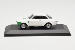 Alfa Romeo Giulia 1300 GTA Junior Branco Minichamps 1:43 400120601 Metal