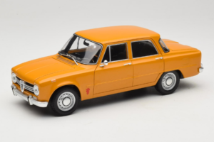 Alfa Romeo Giulia 1300 Super Laranja Minichamps 1:18 180120900 Metal