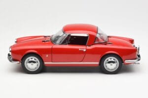 Alfa Romeo Giulietta 1300 Spider Vermelho AUTOart 1:18 70157 Metal - imagem 4 de 8