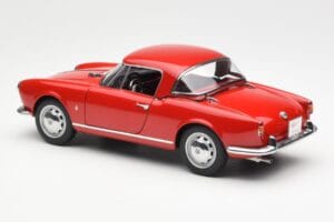Alfa Romeo Giulietta 1300 Spider Vermelho AUTOart 1:18 70157 Metal - imagem 7 de 8