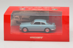 Alfa Romeo Giulietta Sprint Azul Claro Minichamps 1:43 403120403 Metal - imagem 4 de 4