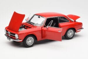 Alfa Romeo GT 1300 Junior LHD Vermelho AUTOart 1:18 70131 Metal - imagem 2 de 8