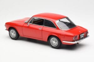 Alfa Romeo GT 1300 Junior LHD Vermelho AUTOart 1:18 70131 Metal - imagem 7 de 8