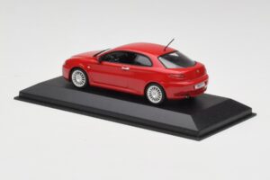 Alfa Romeo GT Alfa Vermelho Minichamps 1:43 400120321 Metal - imagem 3 de 4
