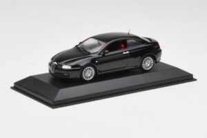 Alfa Romeo GT Preto Minichamps 1:43 400120320 Metal - imagem 2 de 4