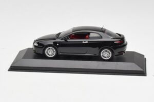 Alfa Romeo GT Preto Minichamps 1:43 400120320 Metal