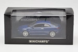 Alfa Romeo GT Dark Blue Metallic Minichamps 1:43 400120326 Metal - imagem 4 de 4