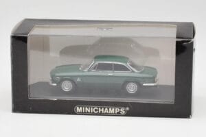 Alfa Romeo Giulia GTA 1300 Junior Verde Minichamps 1:43 ALFA010 Metal - imagem 4 de 4