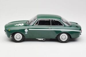 Alfa Romeo GTA 1300 Junior Verde Minichamps 1:18 155120022 Metal - imagem 3 de 6