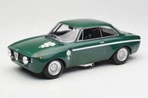 Alfa Romeo GTA 1300 Junior Verde Minichamps 1:18 155120022 Metal