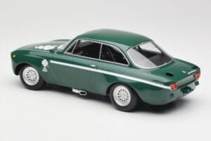 Alfa Romeo GTA 1300 Junior Verde Minichamps 1:18 155120022 Metal - imagem 5 de 6