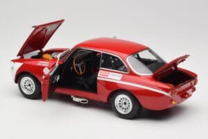 Alfa Romeo GTA 1300 Junior #33 T. Hezemans / G. van Lennep Hezemans Jarama 1972 Minichamps 1:18 100721233 Metal - imagem 5 de 8