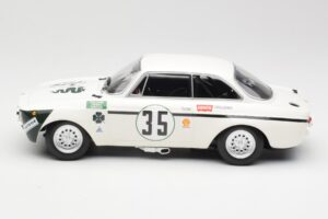 Alfa Romeo GTA 1300 Junior #35 C. Colzani / Pooky / G. Venturi 4 Hours of Jarama 1972 Minichamps 1:18 155721235 Metal - imagem 3 de 6