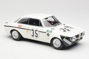 Alfa Romeo GTA 1300 Junior #35 C. Colzani / Pooky / G. Venturi 4 Hours of Jarama 1972 Minichamps 1:18 155721235 Metal - imagem 4 de 6