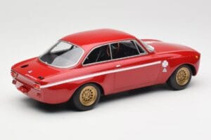 Alfa Romeo GTA 1300 Junior Vermelho Minichamps 1:18 155120020 Metal - imagem 2 de 6