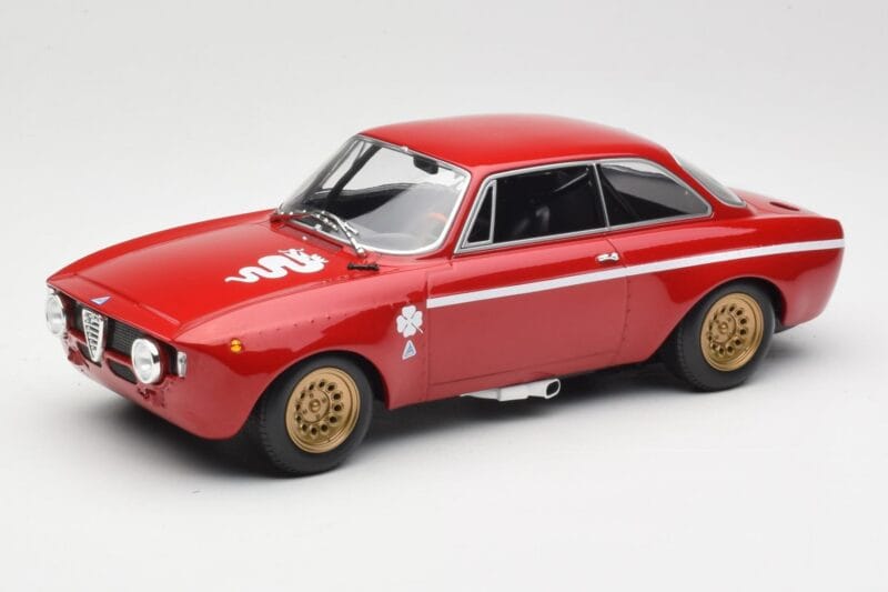 Alfa Romeo GTA 1300 Junior Vermelho Minichamps 1:18 155120020 Metal