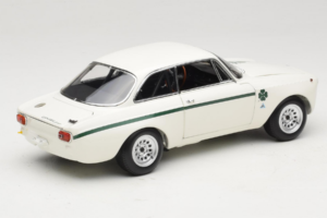 Alfa Romeo GTA 1300 Junior Branco Minichamps 1:18 100120501 Metal - imagem 3 de 8