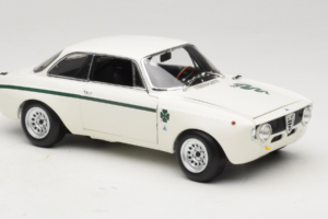 Alfa Romeo GTA 1300 Junior Branco Minichamps 1:18 100120501 Metal - imagem 6 de 8