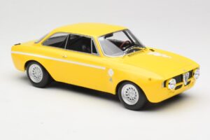 Alfa Romeo GTA 1300 Junior Amarelo Minichamps 1:18 155120024 Metal - imagem 2 de 6