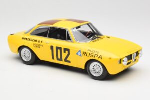 Alfa Romeo GTA 1300 #102 Squadra Corse R. Zanetti / M. Ruspa / Monzeglio Targa Florio 1971 Minichamps 1:18 155711202 Metal - imagem 4 de 6