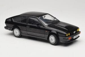Alfa Romeo GTV6 Preto Solido 1:18 S1802302 Metal - imagem 6 de 8