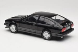 Alfa Romeo GTV6 Preto Solido 1:18 S1802302 Metal - imagem 7 de 8