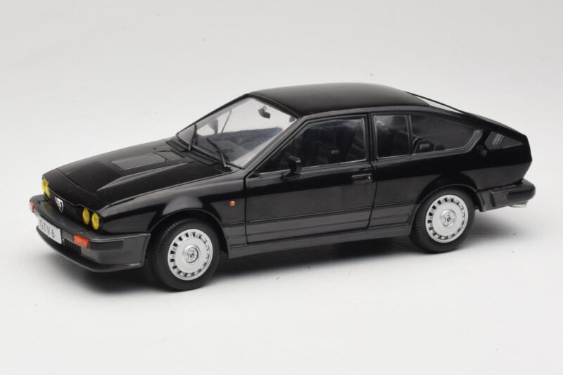 Alfa Romeo GTV6 Preto Solido 1:18 S1802302 Metal