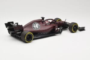 Alfa Romeo Racing C38 #7 K. Raikkonen Valentine's Day Livery Shakedown Fiorano 14th February 2019 Minichamps 1:18 110199907 M - imagem 2 de 6