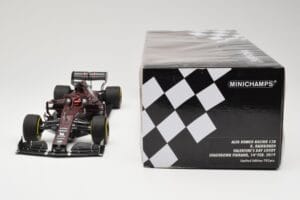 Alfa Romeo Racing C38 #7 K. Raikkonen Valentine's Day Livery Shakedown Fiorano 14th February 2019 Minichamps 1:18 110199907 M - imagem 6 de 6