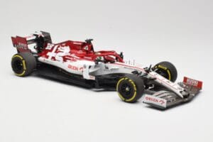 Alfa Romeo Racing C39 #99 A. Giovinazzi Austrian GP 2020 Minichamps 1:18 110200199 Metal - imagem 4 de 6
