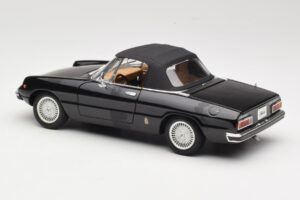 Alfa Romeo Spider 916 Veloce Preto Ricko 1:18 32107 Metal - imagem 7 de 8