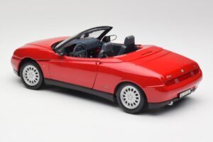 Alfa Romeo Spider 916 Alfa Vermelho Maisto 1:18 50278 Metal - imagem 7 de 8
