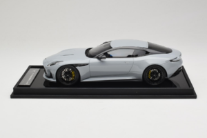 Aston Martin DB12 Nardo Gray MotorHelix 1:18 MH027NG Resina