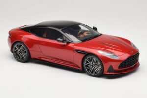 Aston Martin DB12 Hyper Red GT Spirit 1:18 GT936 Resina - imagem 4 de 6