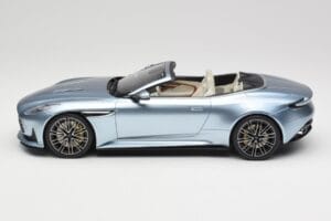 Aston Martin DB12 Volante Caribbean Blue Pearl GT Spirit 1:18 GT479 Resina - imagem 3 de 6