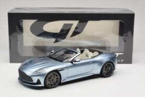 Aston Martin DB12 Volante Caribbean Blue Pearl GT Spirit 1:18 GT479 Resina - imagem 6 de 6
