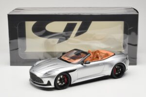 Aston Martin DB12 Volante Prata GT Spirit 1:18 GT945 Resina - imagem 6 de 6