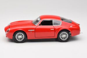 Aston Martin DB4 GT Zagato Vermelho Road Signature 1:18 92728 Metal - imagem 4 de 8