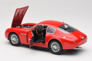 Aston Martin DB4 GT Zagato Vermelho Road Signature 1:18 92728 Metal - imagem 5 de 8