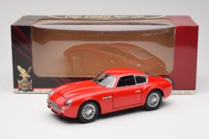 Aston Martin DB4 GT Zagato Vermelho Road Signature 1:18 92728 Metal - imagem 8 de 8