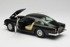 Aston Martin DB5 California Sálvia Chrono 1:18 H1001 Metal - imagem 5 de 8